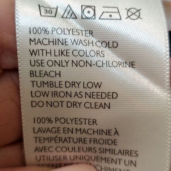 Kimchi Blue black pants, size 2. Very cute, pleats in front. With pockets. Cuffs - Picture 9 of 10